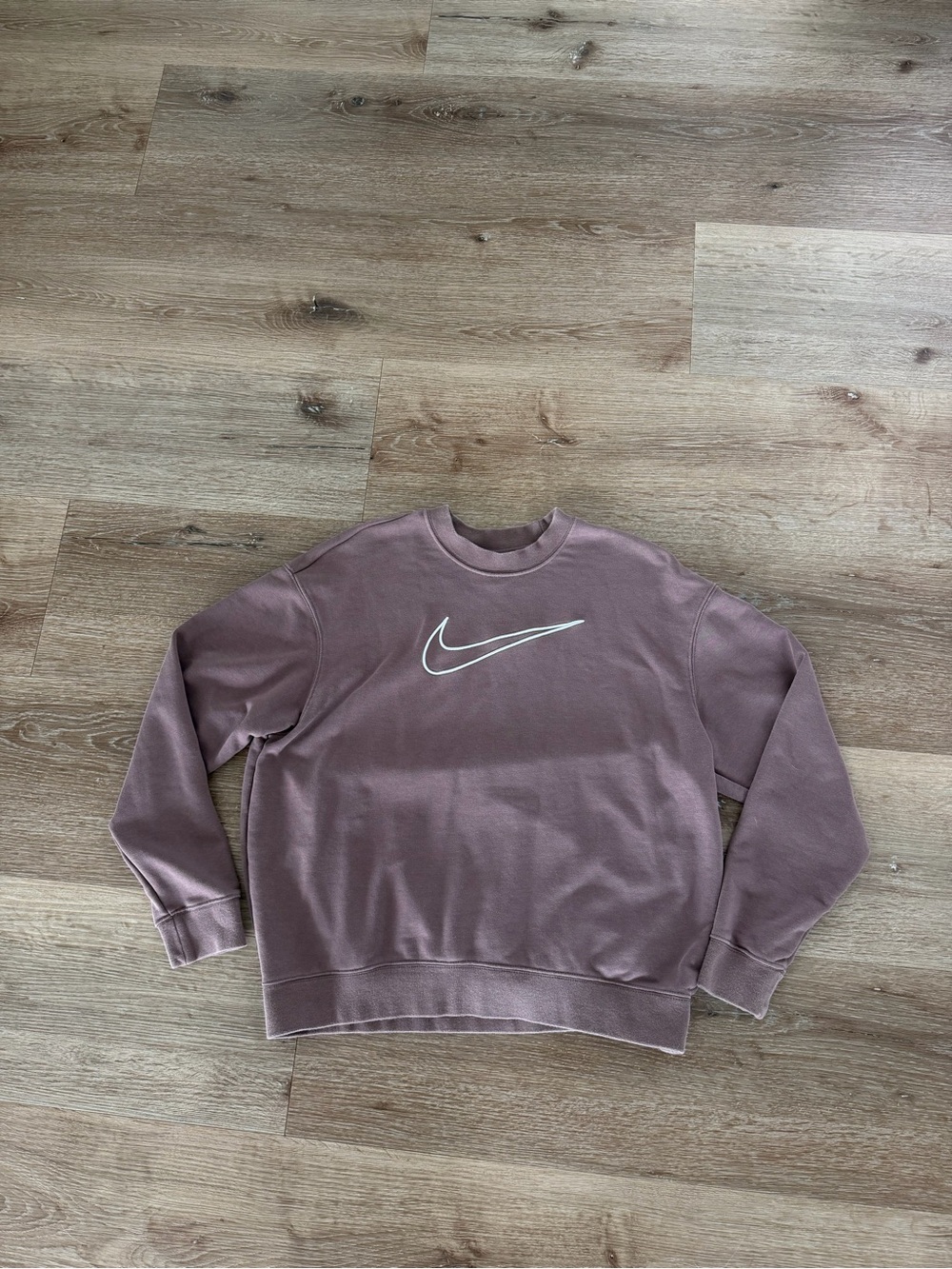 Nike Mauve Crewneck Sweatshirt with White Swoosh - Picture 1 of 2